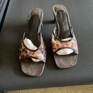 Women’s shoes